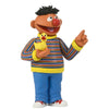 Figura de Epi de Barrio Sésamo con un patito de goma amarillo