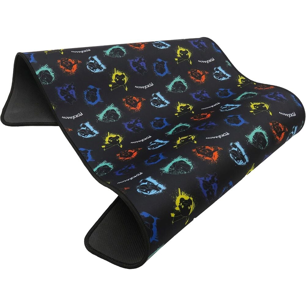 Alfombrilla gaming Pokémon negra con estampado multicolor