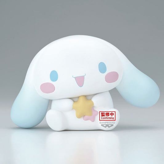 Figura Cinnamoroll Softmates de BANPRESTO sentado con orejas azul claro - 2