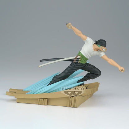 Figura de Roronoa Zoro de One Piece con tres katanas sobre una base de acción - 3