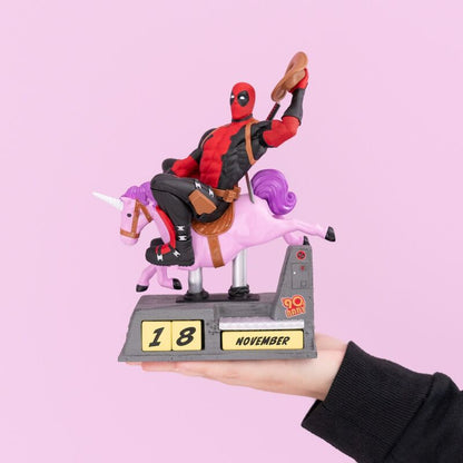 Calendario perpetuo 3D de Deadpool sobre un unicornio morado - 4