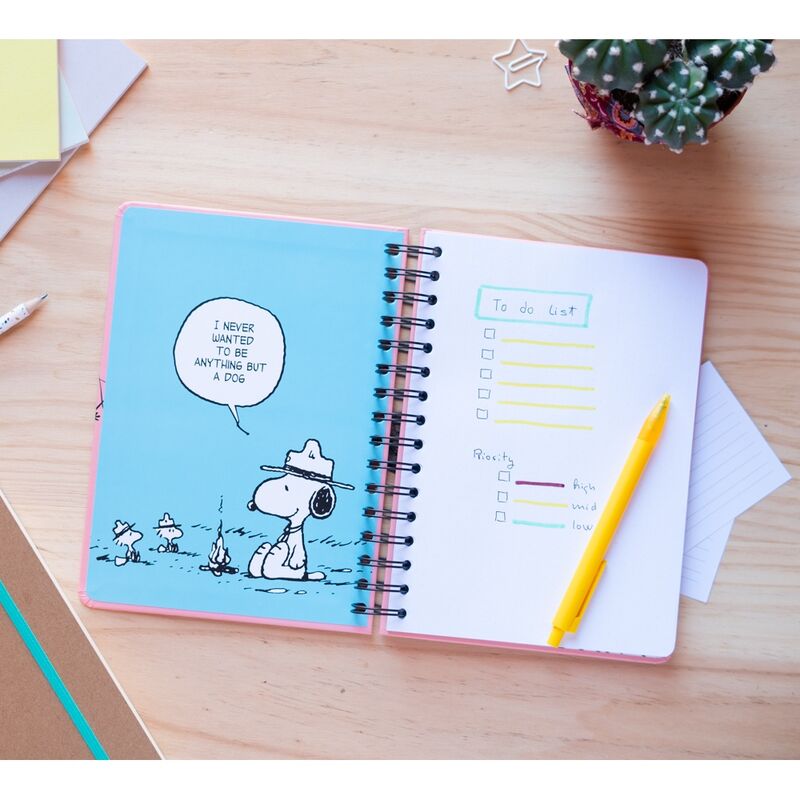 Cuaderno A5 rosa de Snoopy con tapa dura y cierre elástico - 5