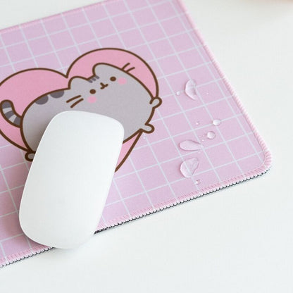 Alfombrilla de ratón rosa ERIK con Pusheen sujetando un corazón - 4