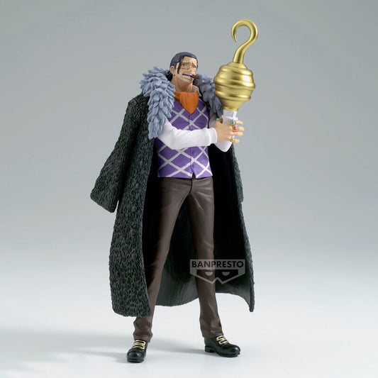 Figura de Crocodile de One Piece con garfio dorado