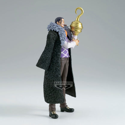 Figura de Crocodile de One Piece con garfio dorado - 2