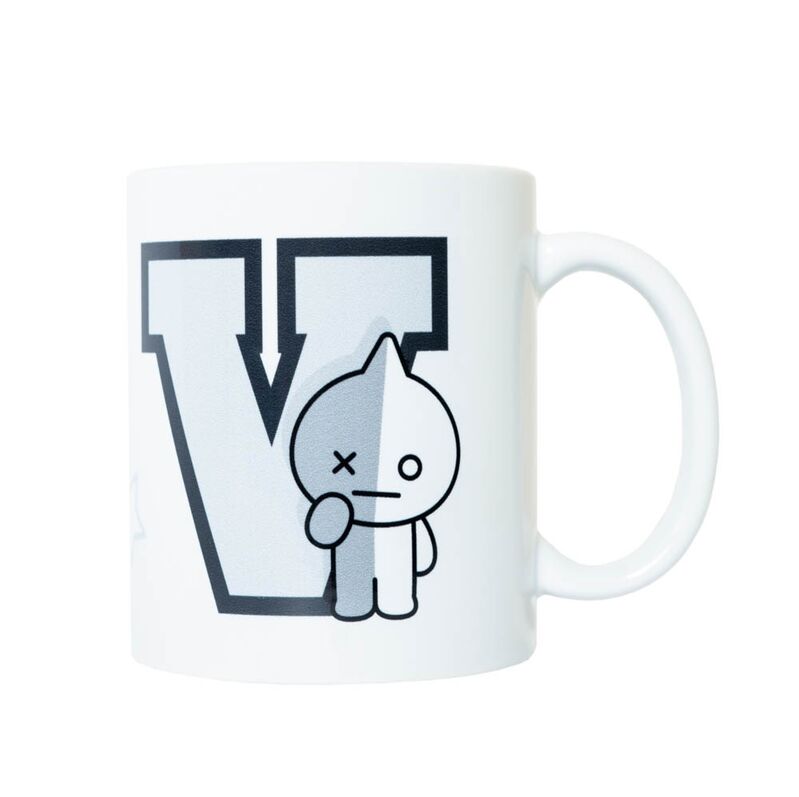 Taza blanca de cerámica Van BT21 con letra V