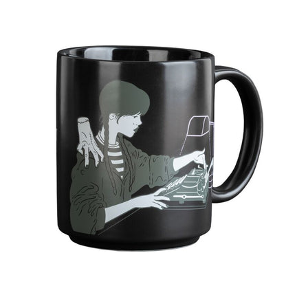Taza negra de Wednesday con ilustración de Miércoles Addams - 2