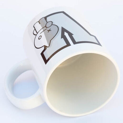 Taza blanca de cerámica Van BT21 con letra V - 3