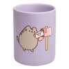 Portalápices de cerámica lila con Pusheen y un buzón rosa