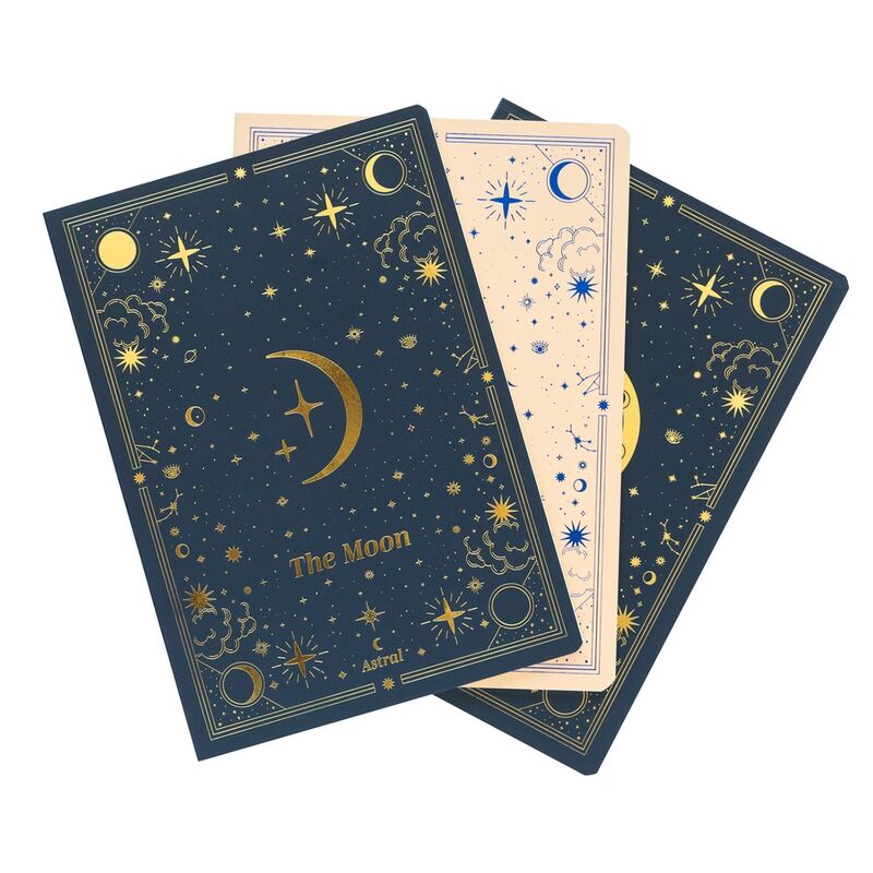 Set de tres cuadernos A5 Astral ERIK con diseños de lunas y estrellas