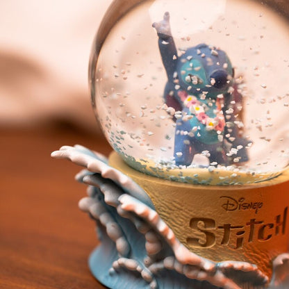 Bola de nieve de Stitch Disney con esfera de cristal y base decorada - 4