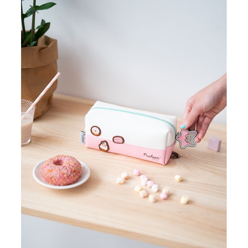 Neceser de maquillaje Pusheen rosa y blanco con detalles de dulces - 4