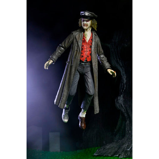 Figura NECA Ultimate de Beetlejuice Tour Guide con abrigo oscuro y camisa roja - 6