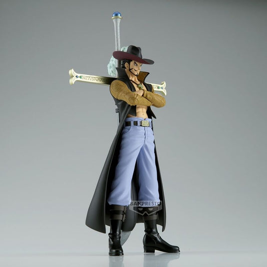 Figura de Dracule de One Piece con espada, capa y sombrero - 3