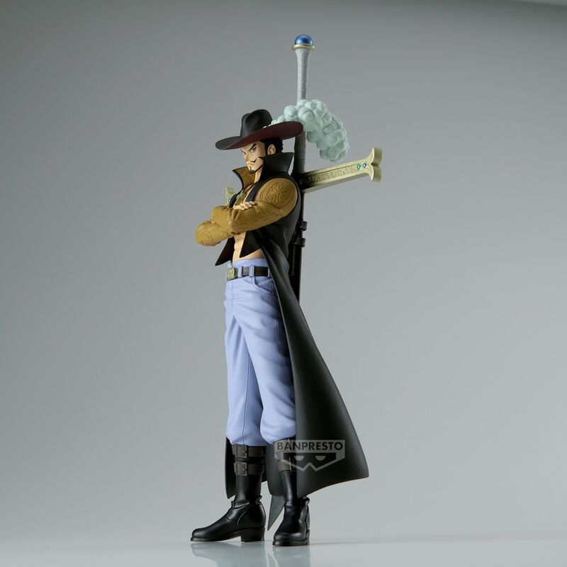 Figura de Dracule de One Piece con espada, capa y sombrero - 4