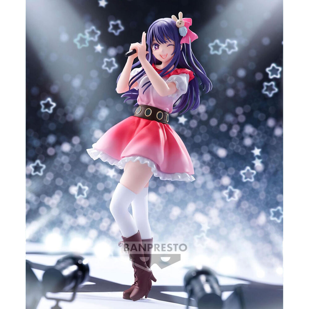 Figura de Ai de Oshi no Ko con vestido rosa y micrófono
