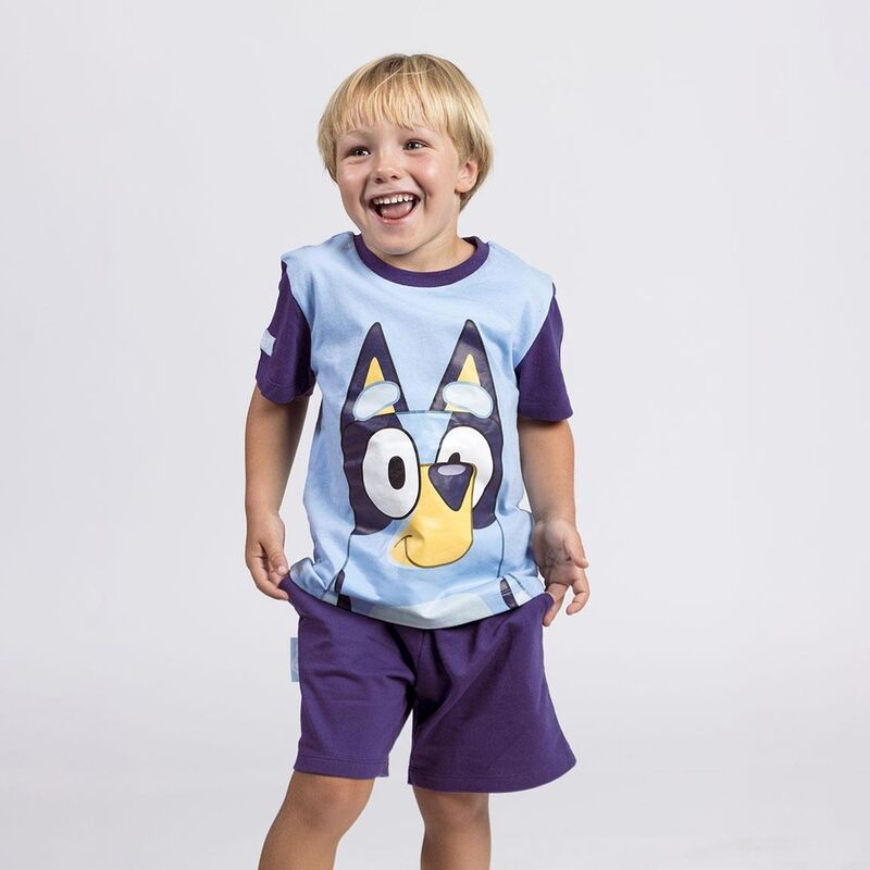 Conjunto infantil Bluey con camiseta azul y pantalón corto morado - 4