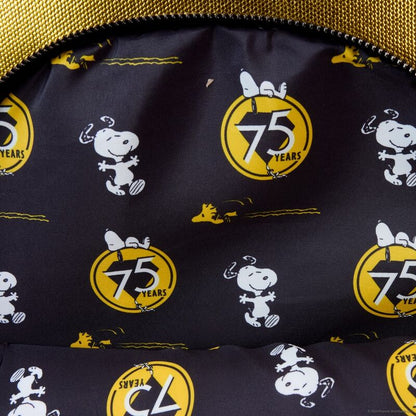 Mochila Loungefly Peanuts de Snoopy con diseño negro y dorado y cometa bordada - 5