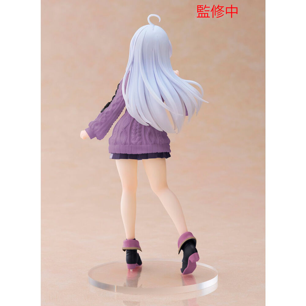 Figura de Elaina con vestido de punto morado y botas negras sobre base transparente - 3
