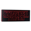 Lámpara negra con logo rojo de Stranger Things