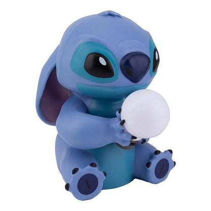 Lámpara de Stitch Disney sujetando una bombilla blanca