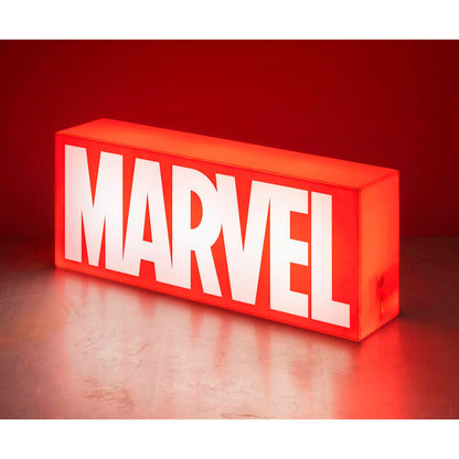 Lámpara roja con logotipo blanco de Marvel - 2