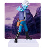 Figura de Glorio de Dragon Ball Daima con base y panel de fondo