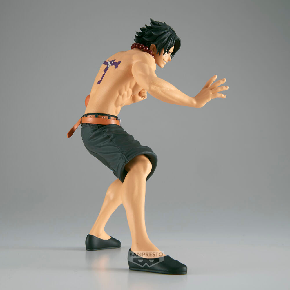 Figura de Portgas D. Ace de One Piece en pose de combate - 3