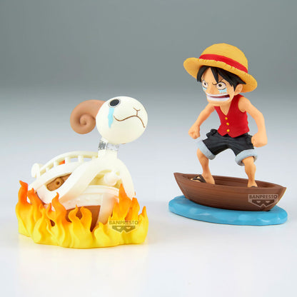 Figura de Luffy sobre una embarcación junto a Going Merry con llamas - 4