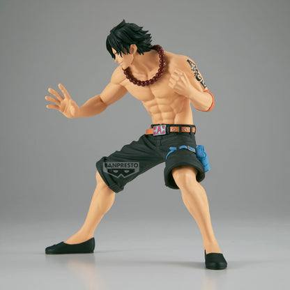 Figura de Portgas D. Ace de One Piece en pose de combate - 4