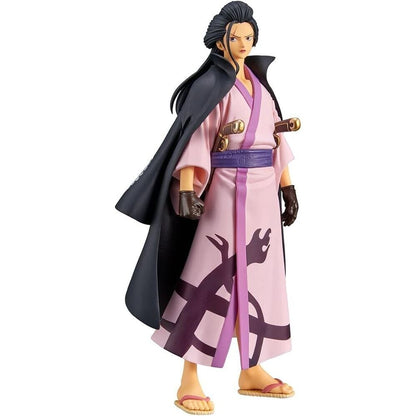 Figura de Izou de One Piece con atuendo rosa y capa negra