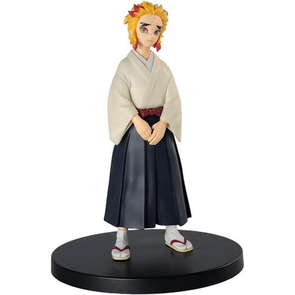 Figura de Senjuro Rengoku de Demon Slayer sobre base circular negra