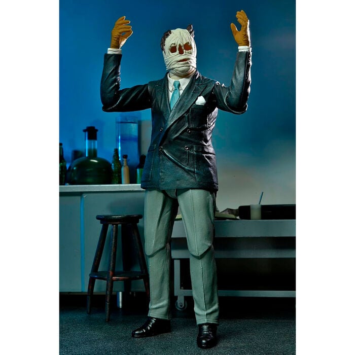 Figura articulada NECA del Hombre Invisible con traje oscuro y cabeza vendada - 6