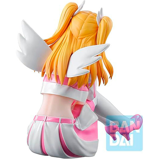 Figura Ichibansho de Liliel sentada con vestuario blanco y rosa - 3