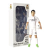 Figura articulada de Brahim Diaz con uniforme blanco del Real Madrid y balón