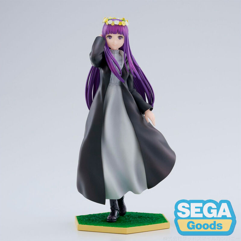 Figura de Fern de Frieren con corona de flores, vestido gris y negro y base verde