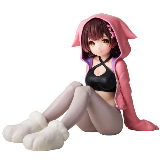 Figura Robocosan Relax Time de Banpresto sentada con sudadera rosa