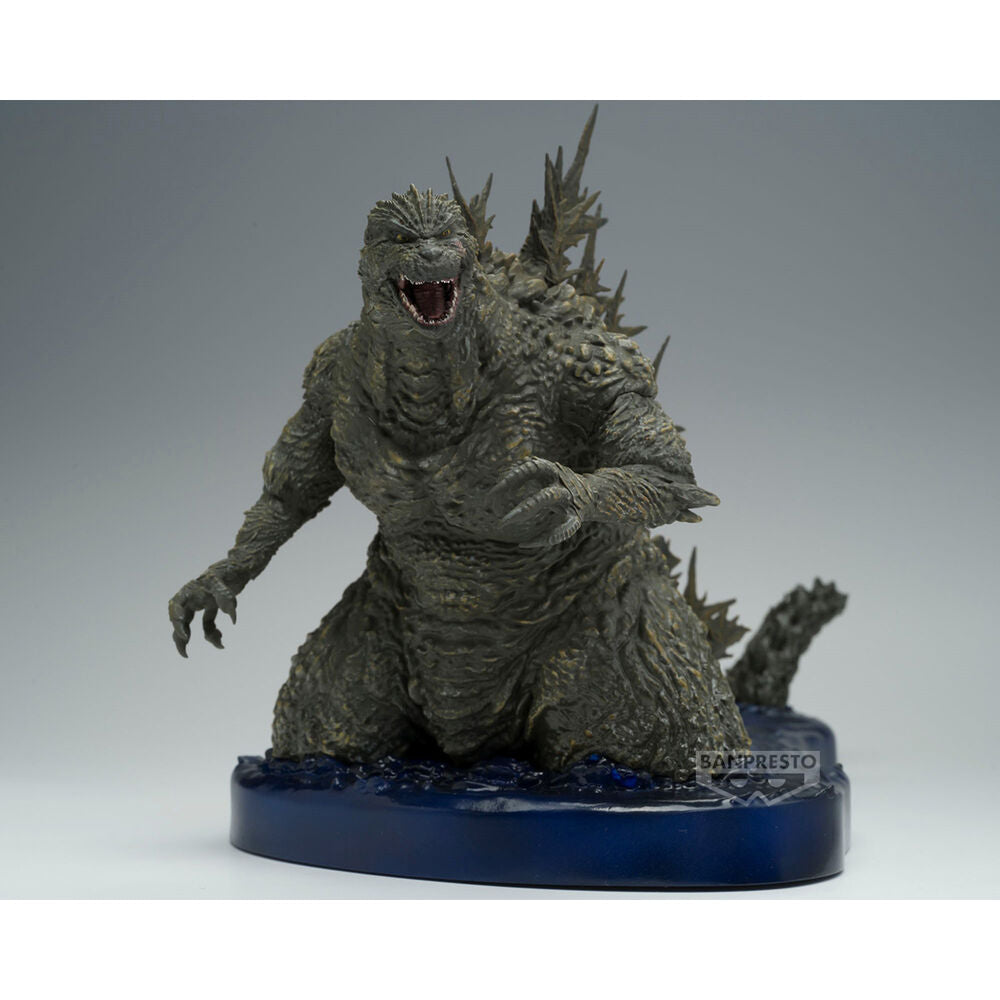 Figura de Godzilla Minus One de BANPRESTO sobre base azul oscuro - 3