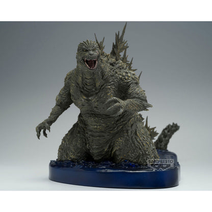 Figura de Godzilla Minus One de BANPRESTO sobre base azul oscuro - 3