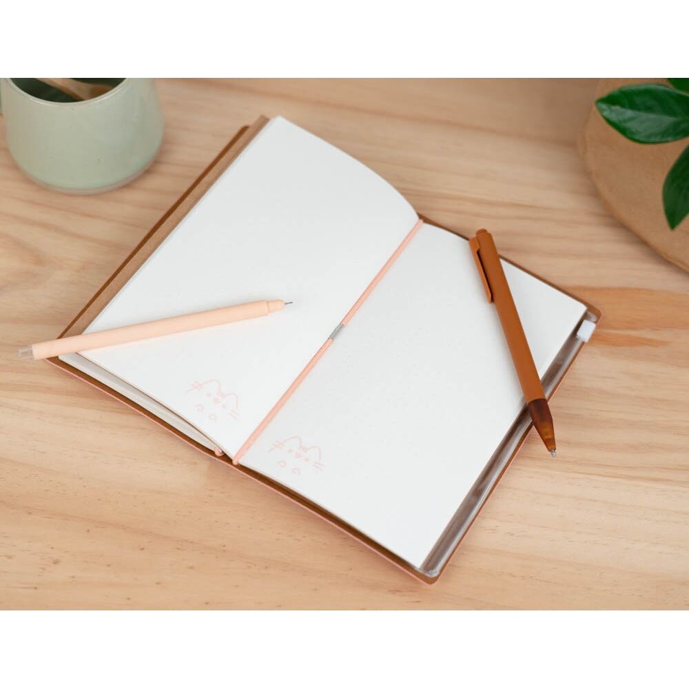Cuaderno de viaje Pusheen rosa con cierre elástico - 3