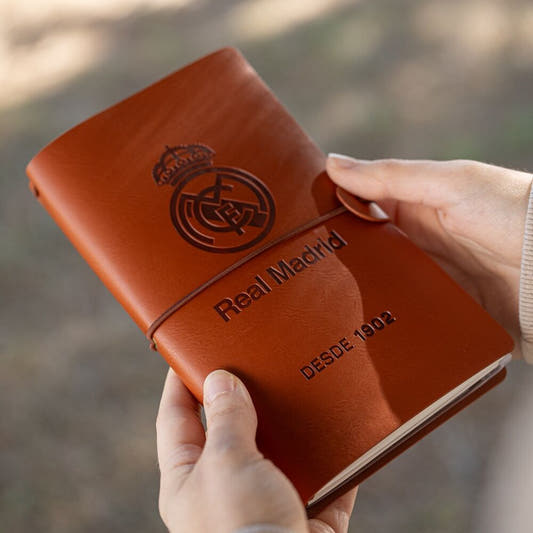 Cuaderno de viaje Real Madrid ERIK marrón con cierre elástico - 4