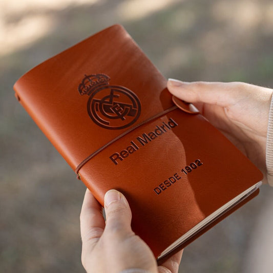 Cuaderno de viaje Real Madrid ERIK marrón con cierre elástico - 4