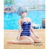 Figura Banpresto de Vivi de Synduality Noir con bañador azul a rayas