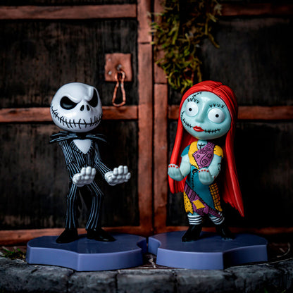 Mini Cable Guy de Jack Skellington con traje de rayas y base morada - 12
