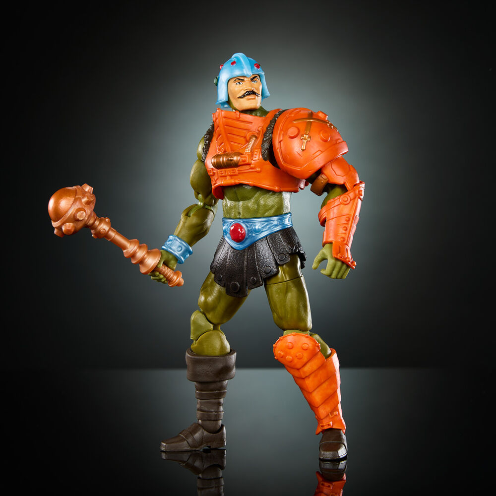 Figura articulada Man-At-Arms New Eternia con armadura y accesorios - 3