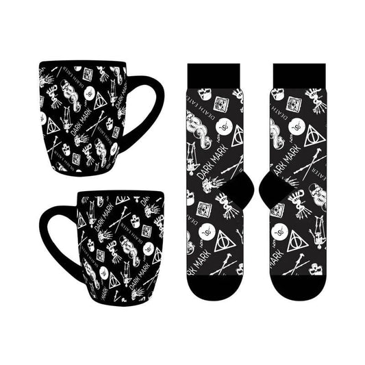 Set Harry Potter con taza negra y calcetines a juego