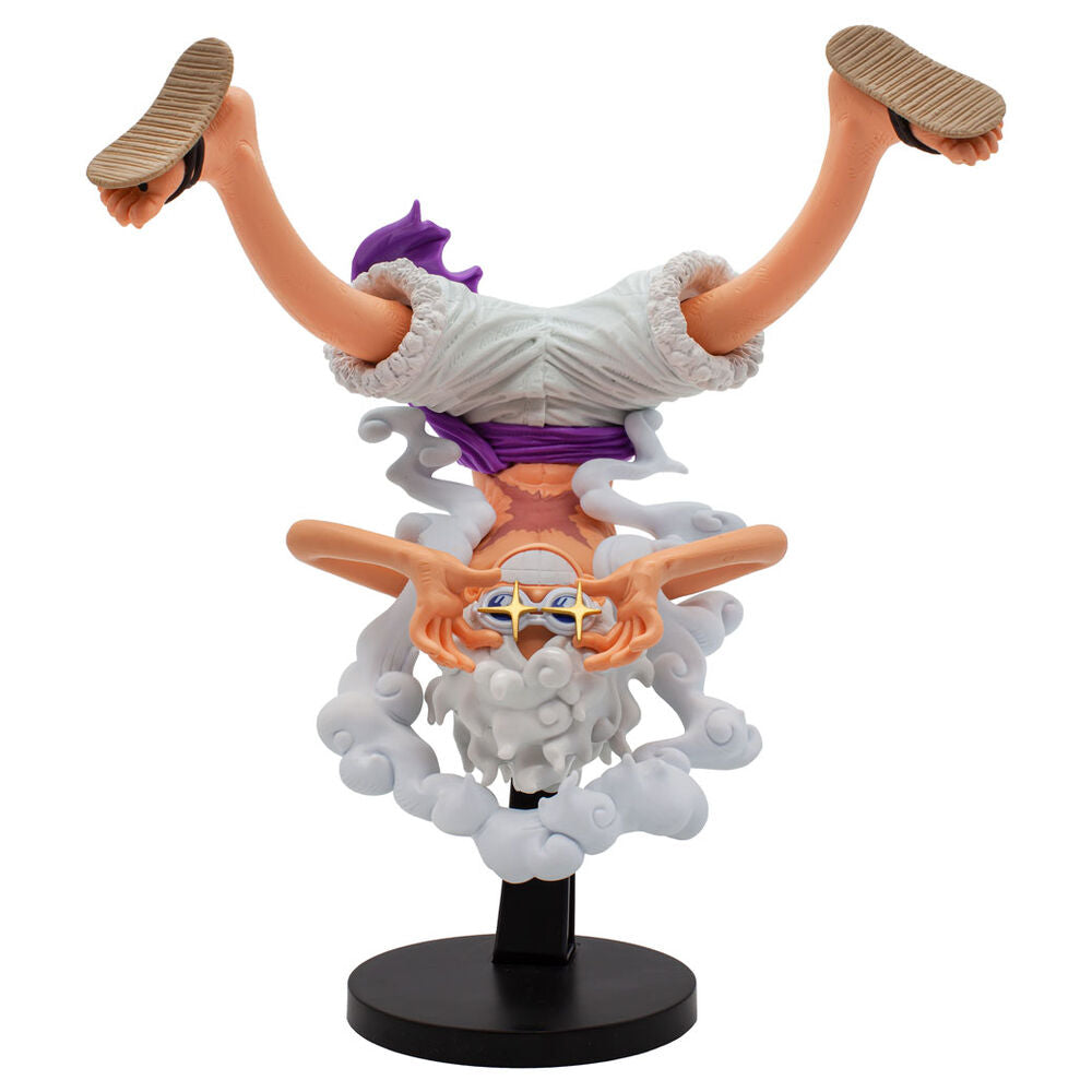 Figura de Monkey D. Luffy Gear 5 de One Piece sobre base negra