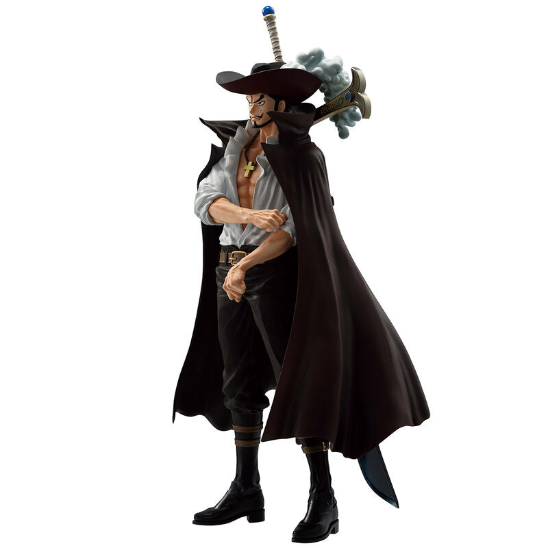 Figura Ichibansho de Dracule Mihawk de One Piece con capa y espada - 2