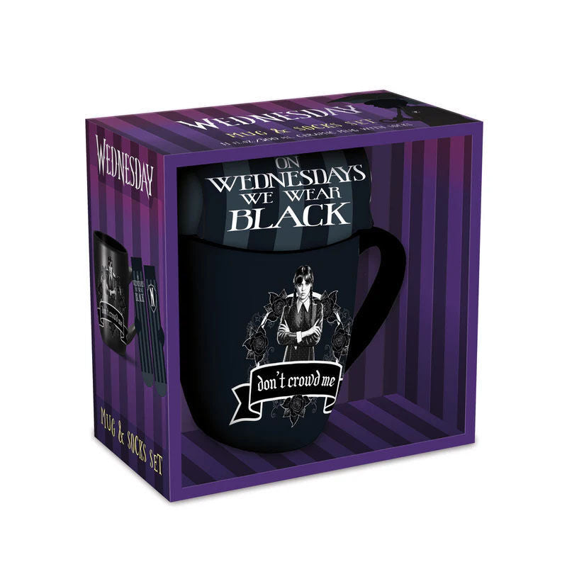 Set de taza negra y calcetines de Miércoles Wednesday - 2