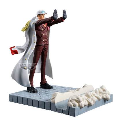 Figura de Akainu Sakazuki de One Piece con base escénica